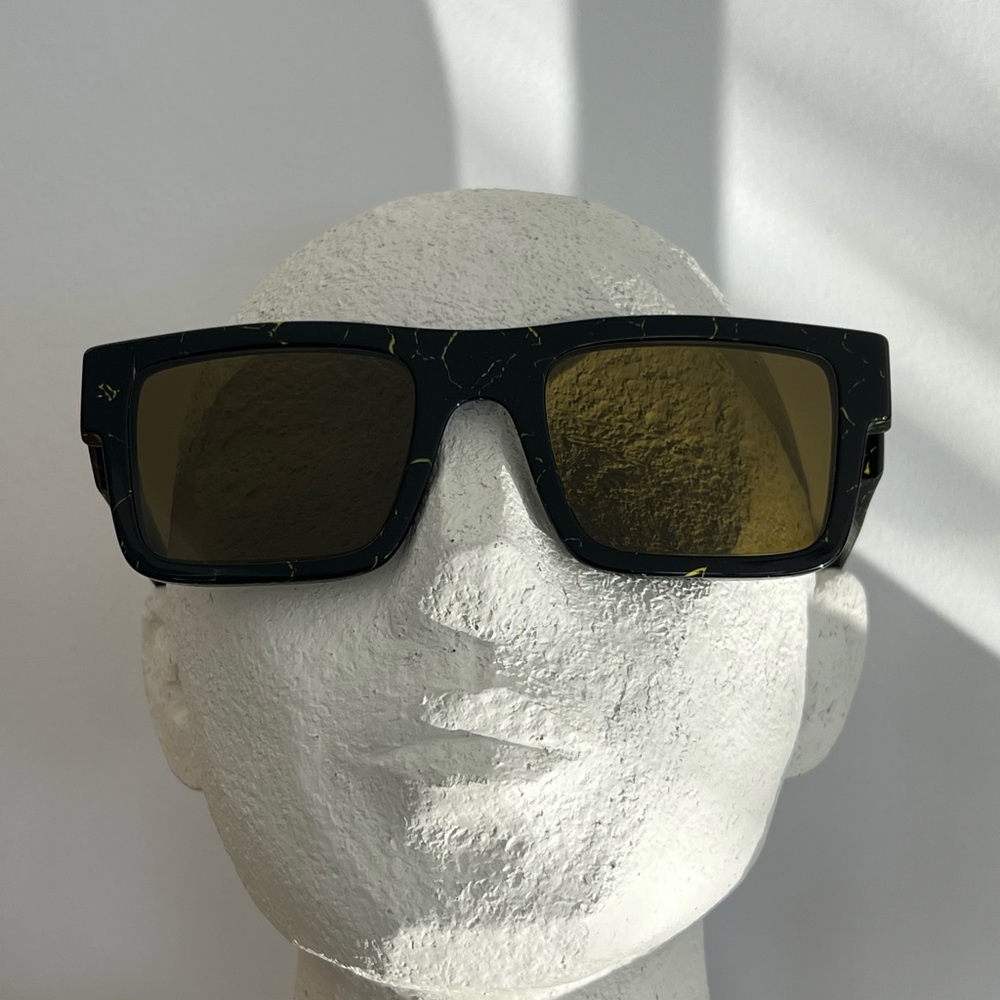 PRADA Men’s Shades - Picture 5 of 6
